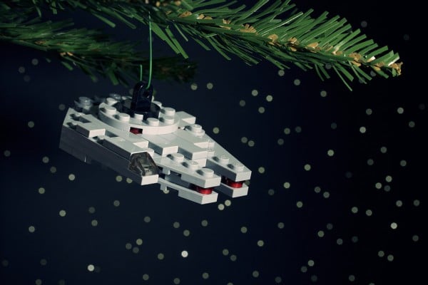 Millennium Falcon Ornament par Chris Mc Veigh