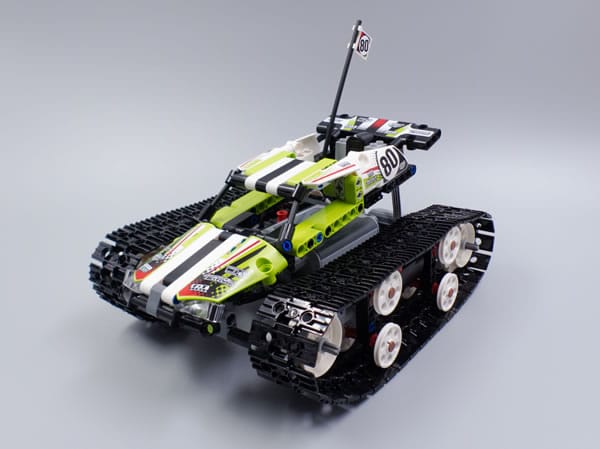 Review : LEGO Technic 42065 RC Tracked Racer - HOTH BRICKS