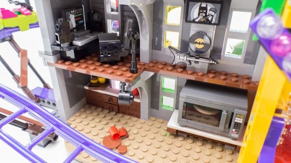 The LEGO Batman Movie 70922 The Joker Manor