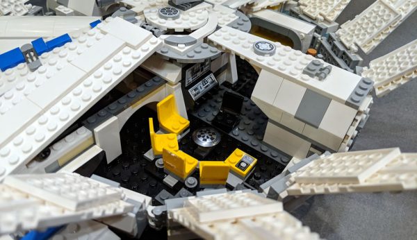 75212 Kessel Run Millennium Falcon