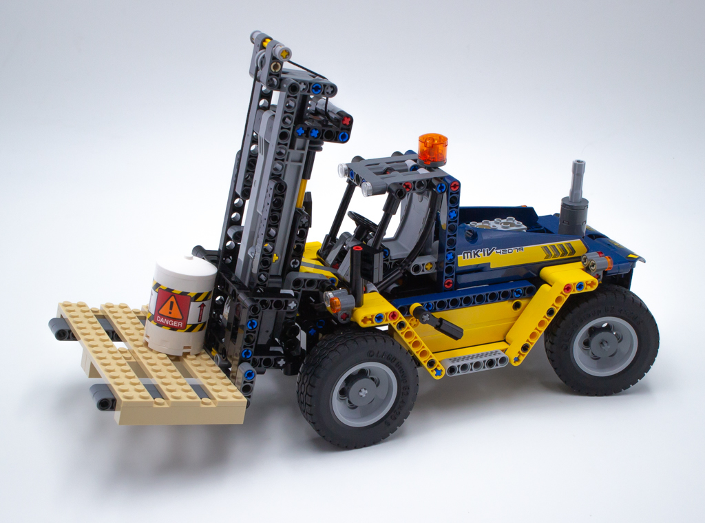 ▻ Review : LEGO Technic 42079 Heavy Duty Forklift - HOTH BRICKS