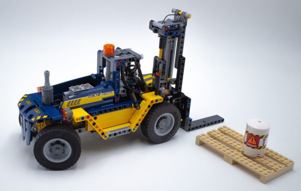 LEGO Technic 42079 Heavy Duty Forklift