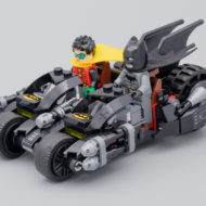 76118 lego batman freeze batcycle battle 5