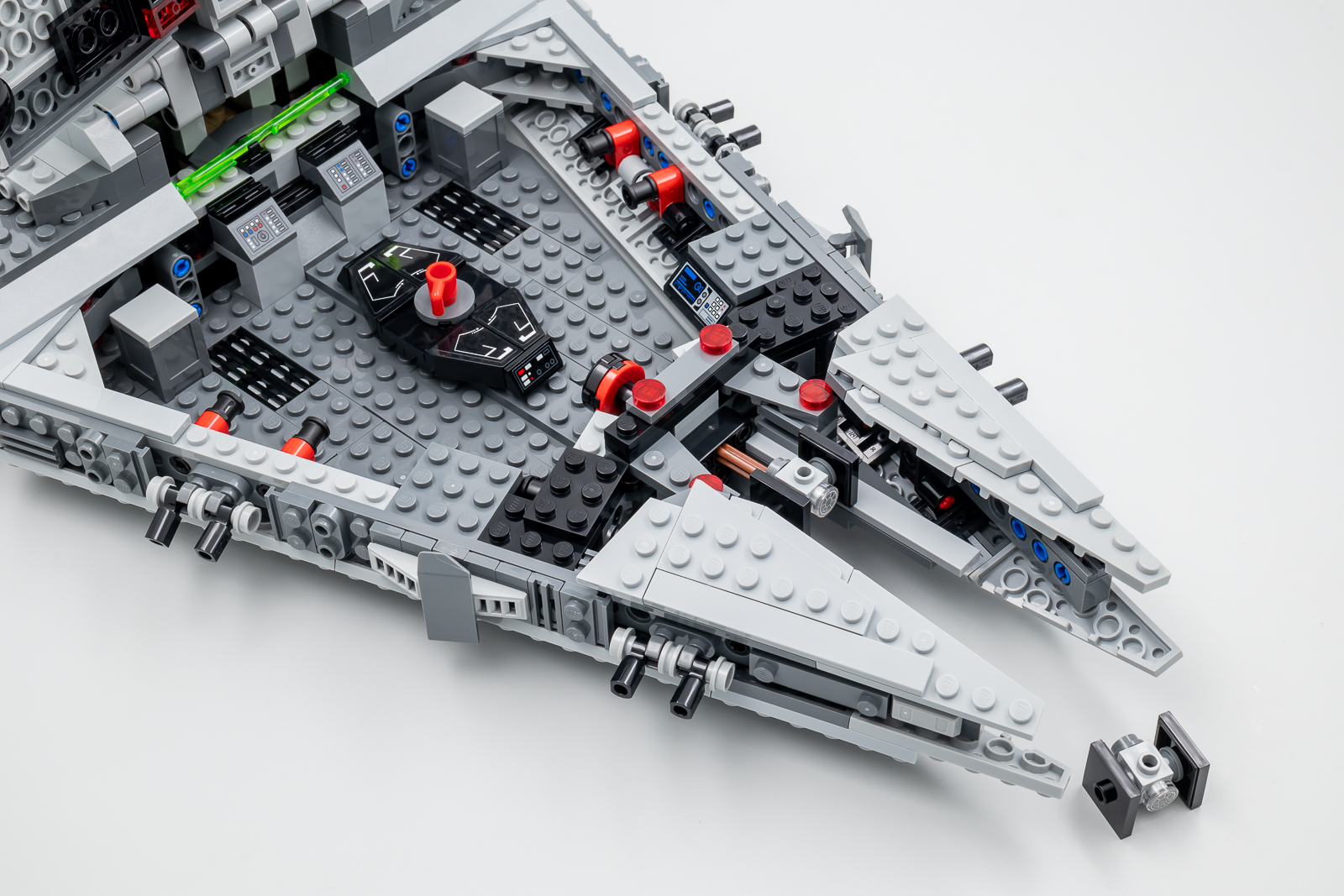 Tested Lekoa ka potlako: LEGO Star Wars 75315 Imperial Light Cruiser - HOTH BRICKS