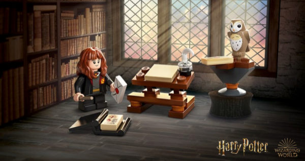 30392 lego harry potter hermione study desk polybag gwp