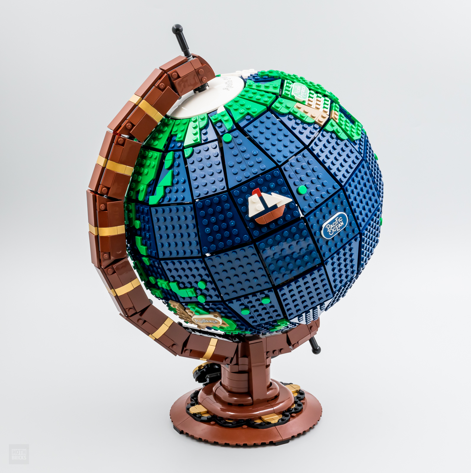 ▻ Review : LEGO Ideas 21332 The Globe - HOTH BRICKS
