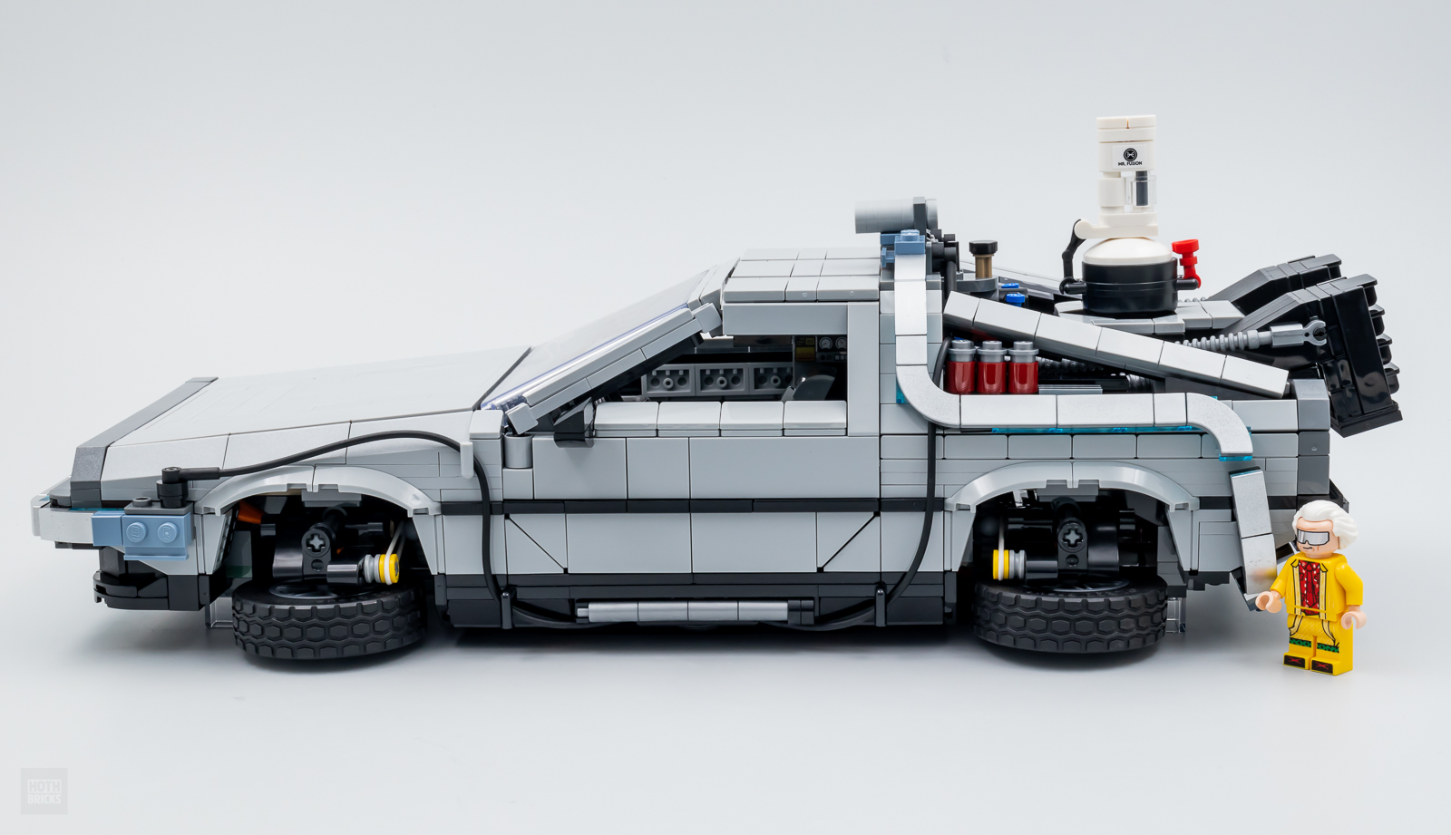 LEGO BACK TO THE FUTURE - Delorean goes back in time MOC - Brickhubs