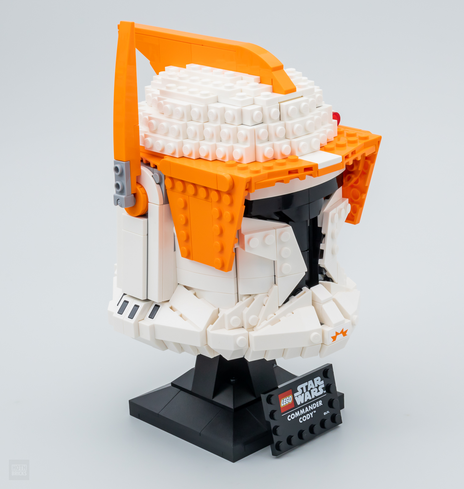 Review: LEGO Star Wars 75350 Clone Commander Cody Helmet - HOTH BRICKS