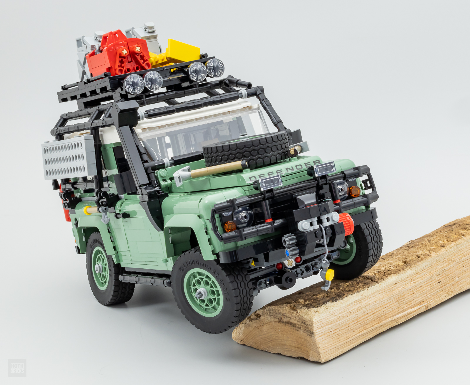 ▻ Review : LEGO ICONS 10317 Classic Land Rover Defender 90 - HOTH