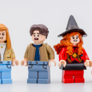 lego ideas 21341 hocus pocus sanderson sisters cottage 17 1