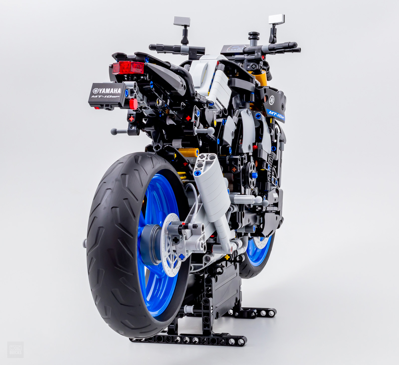 1:5 scale LEGO Technic 42159 Yamaha MT-10 SP with new gearbox parts -  detailed building review 