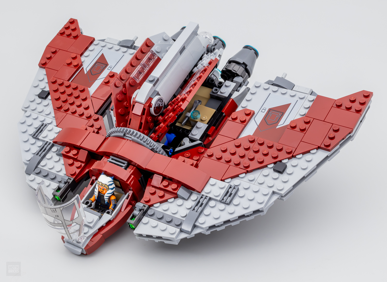 I made this Micro build of the new LEGO 75362 Ahsoka Tano's T-6
