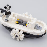 lego disney 40659 mini steamboat willie 5