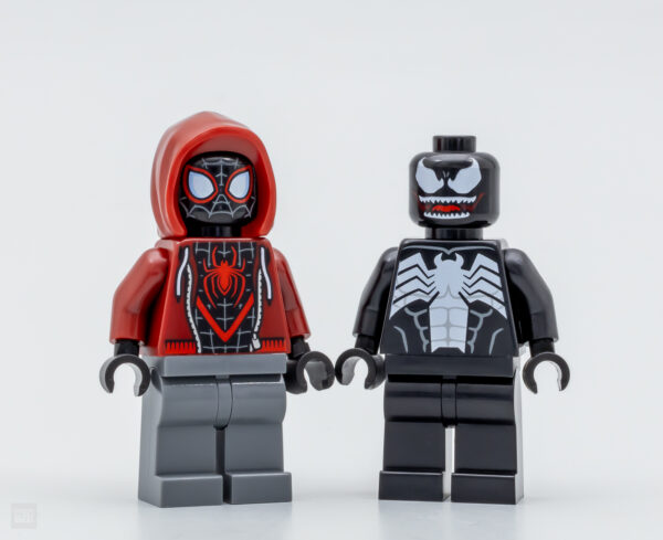 76276 lego marvel venom mech armour vs miles morales 5