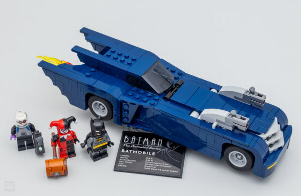 76274 lego dc batman batmobile harley quinn mr freeze 1