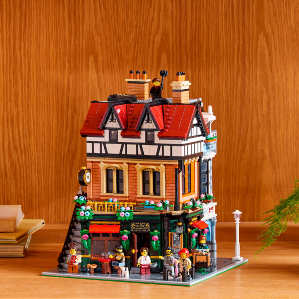 10350 lego icons modular tudor corner 4