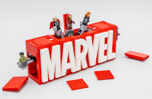 76313 lego marvel logo minifigures 7