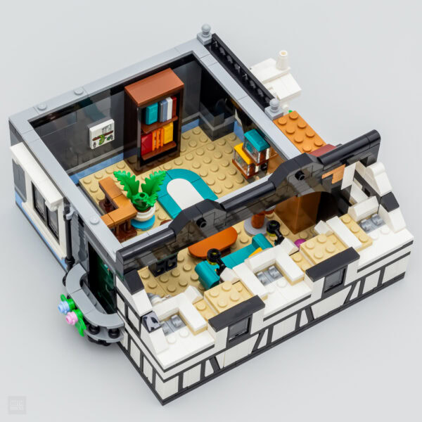 lego icons modular 10350 tudor corner 13