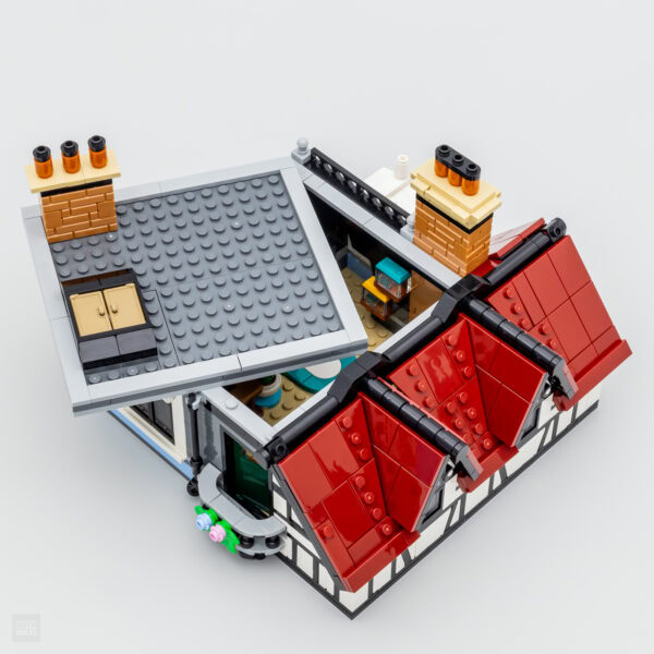 lego icons modular 10350 tudor corner 14