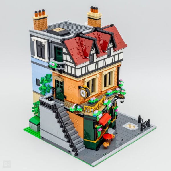 lego icons modular 10350 tudor corner 21