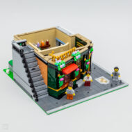 lego icons modular 10350 tudor corner 5