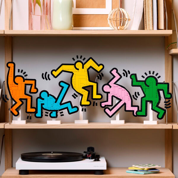 31216 lego art keith haring dancing figures 2